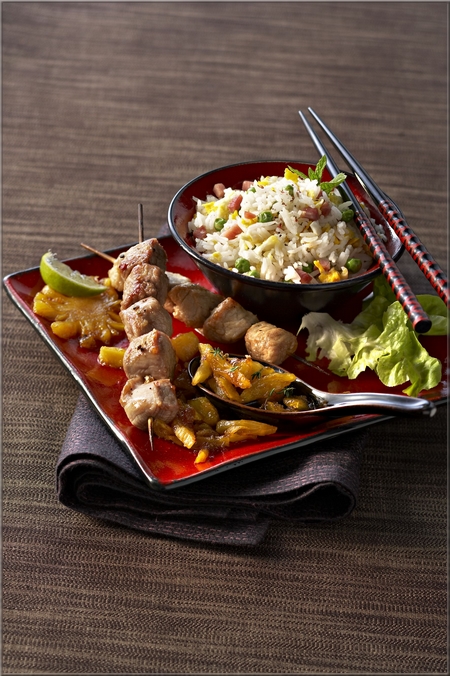 brochettes_de_porc_a_l_ananas_et_riz_cantonais_