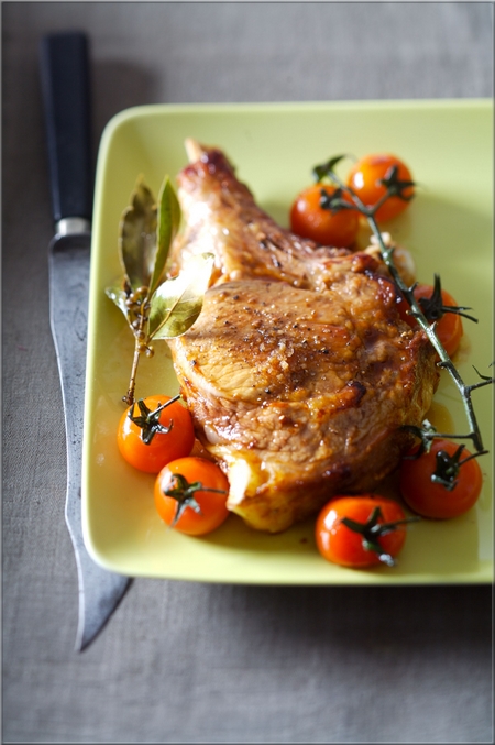 cotes_de_veau_et_tomates_cerise_