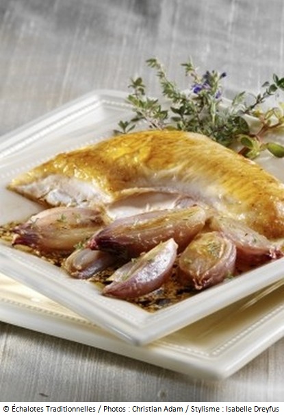 volaille_de_paturage_au_sesame_noir_et_echalotes_tradtionnelles_confites_