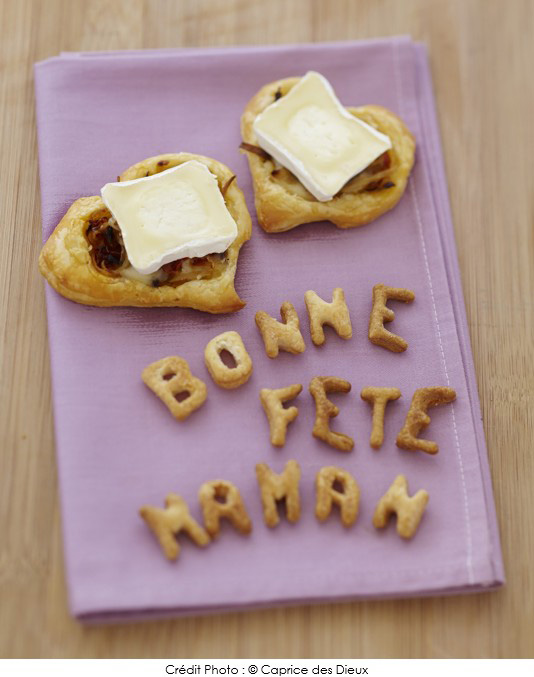 tarte_fine_coeur_croustillante_a_la_tomate_confite_caprice_des_dieux_et_romarin