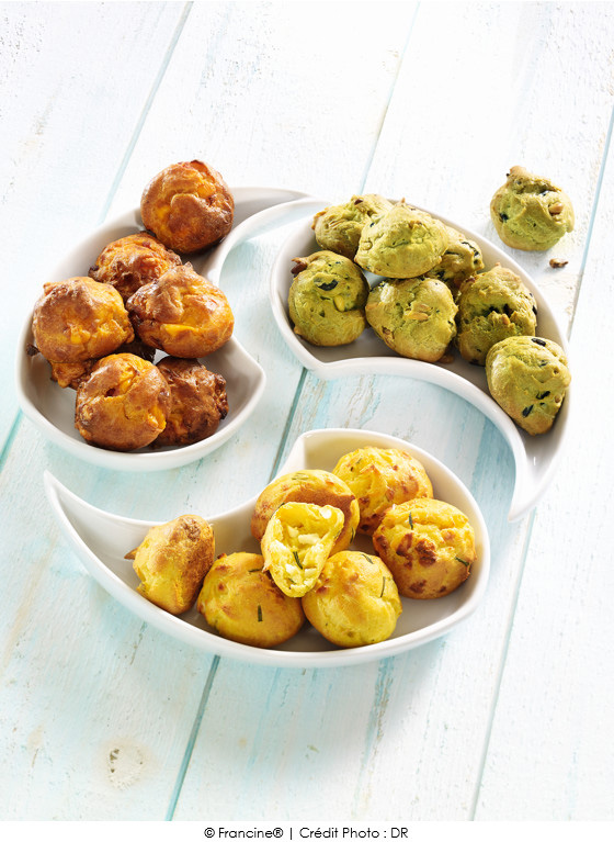 gougeres_aux_legumes_verts_et_aux_pignons_gougeres_tomate_a_la_mimolette_et_gougere_curry_a_la_feta_et_au_romarin