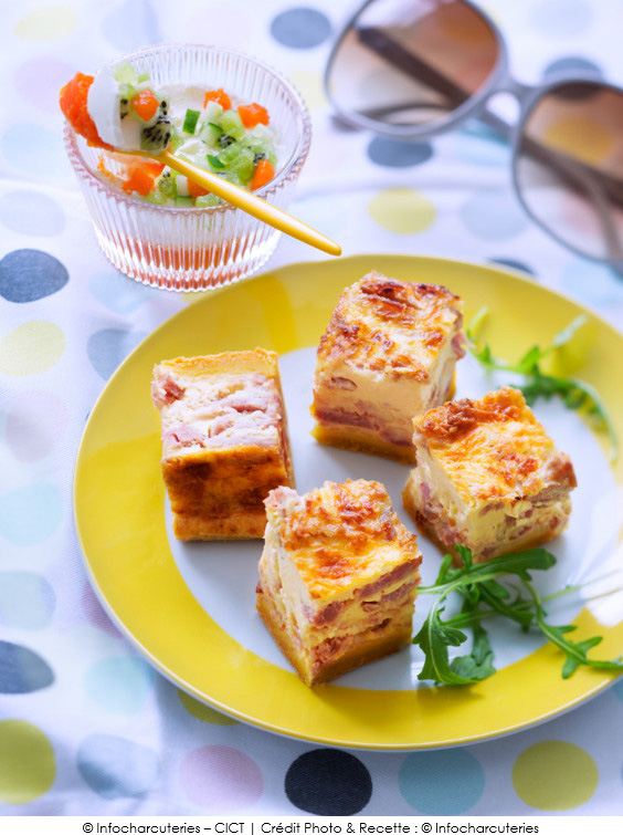 quiche_en_cubes_et_sa_verrine_de_gelée_de_poivrons_rouges_concombre_kiwi_et_mascarpone