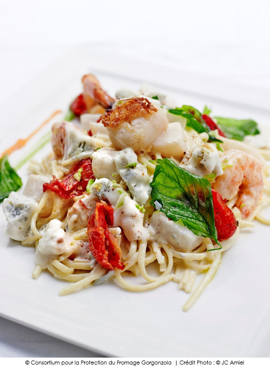linguine_aux_gambas_saint_jacques_et_tomates_sechees_au_gorgonzola