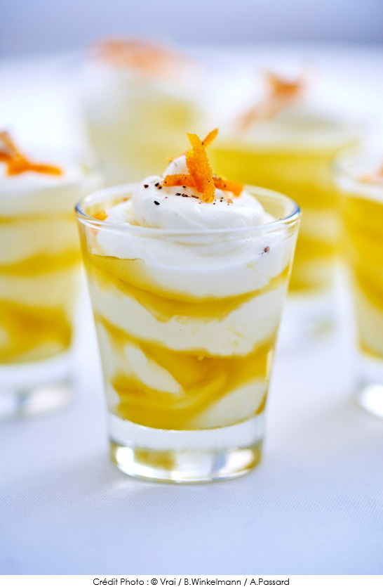 creme_glacee_au_fromage_blanc_huile_d_olive_et_agrume_confit