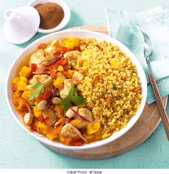 tajine_de_poulet_aux_abricots_secs_et_petits_legumes_et_couscous_du_soleil_tipiak