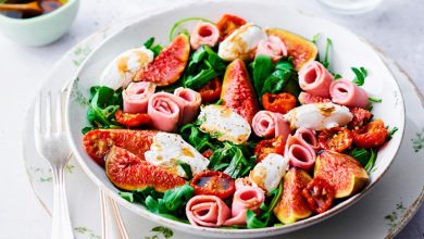 Salade de roquette figues, chèvre frais, tomates confites jambon LE BON PARIS HERTA