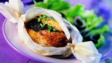 Suprême de pintade papillotes à la tapenade