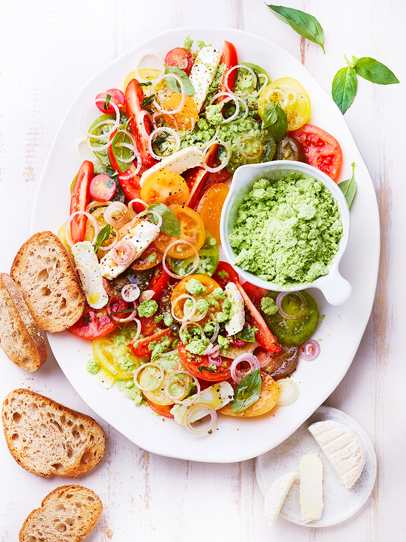 Salade de tomates et granité chèvre-basilic