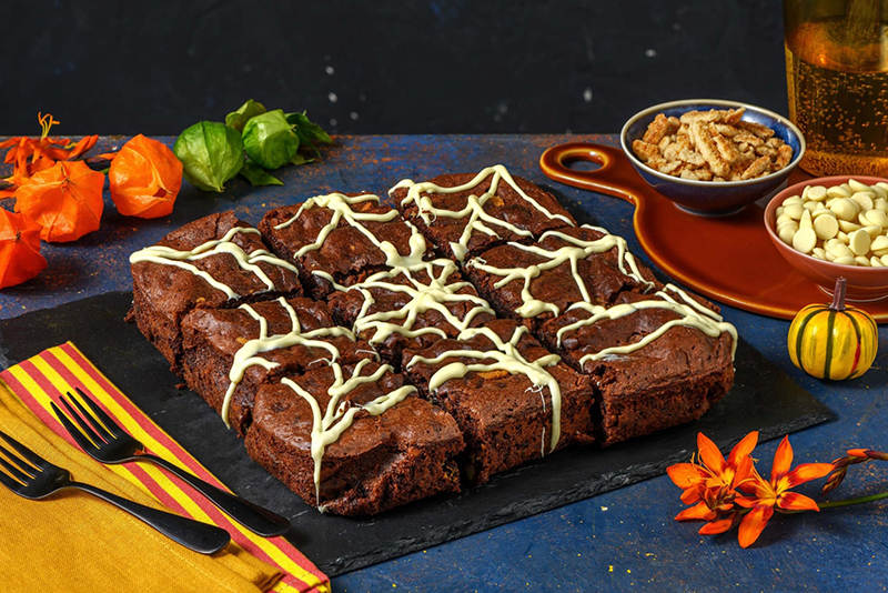 Brownie toile d’araignée chocolat blanc noisettes