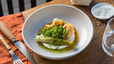 Petits pois fumés langoustines du Croisic grillées Fleur de Sel Le Guérandais