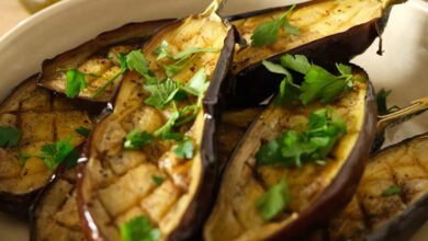 Aubergines grillées ail, ciboulette persil barbecue