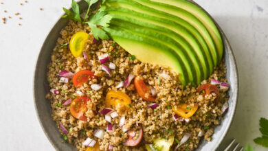 Salade quinoa à l’avocat sucré-salé