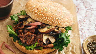 Burger pulled beef champignons
