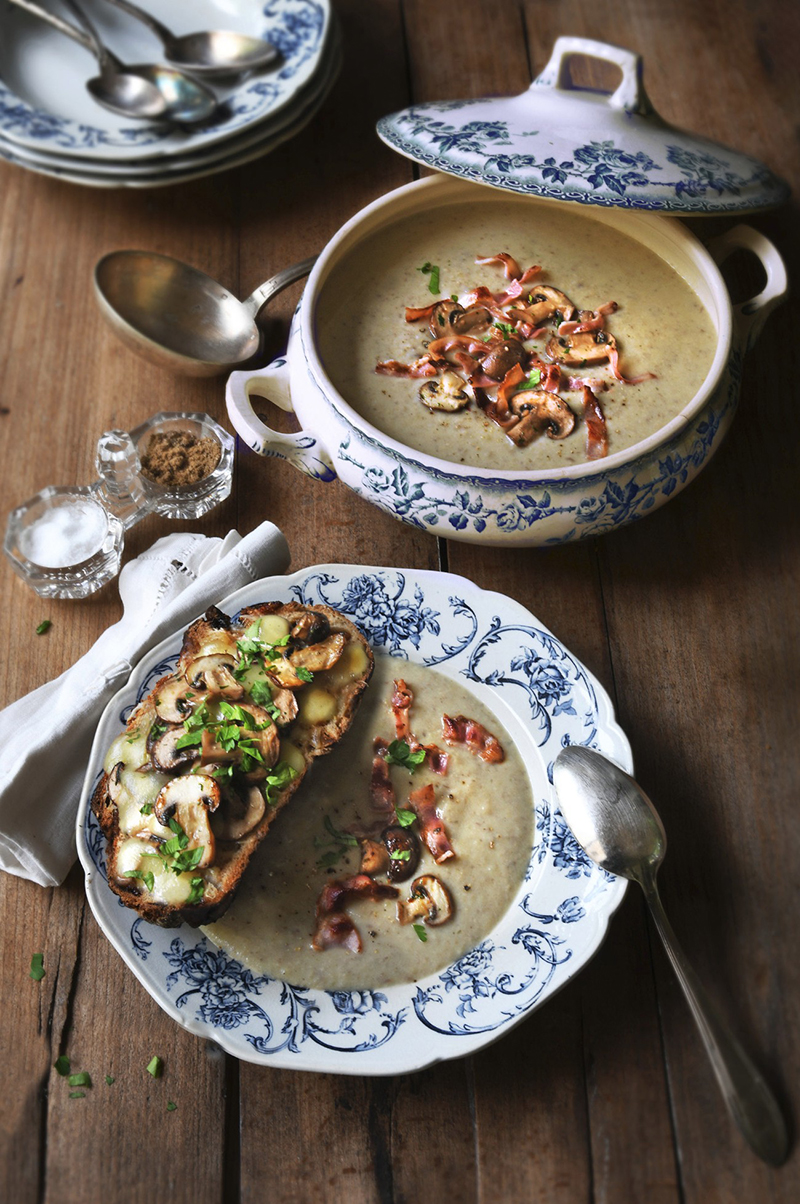 Velouté champignons crémeux tartine grillée champignons / emmental fondant
