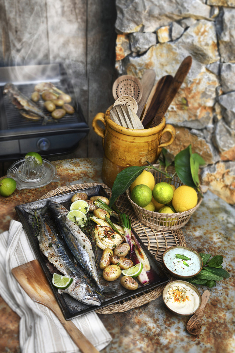 Maquereaux grillés, duo sauces yaourt légumes