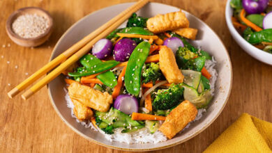 Poêlée de légumes Shop suey, beignets de tofu