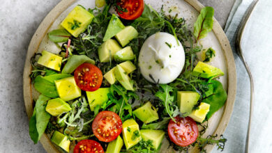 Salade verte avocat mini burrata