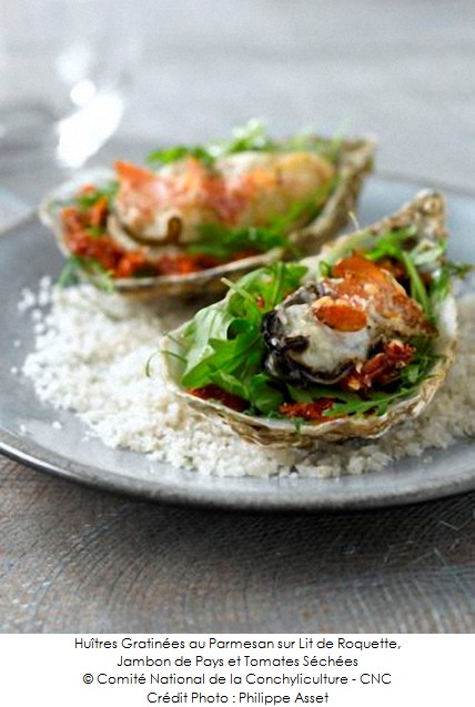 huitres_gratinees_au_parmesan_sur_lit_de_roquette_jambon_de_pays_et_tomates_sechees_