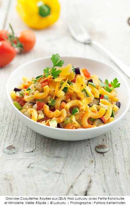grandes_coquillettes_rayees_aux_frais_lustucru_avec_petite_ratatouille_et_mimolette_vieillie_rapee_