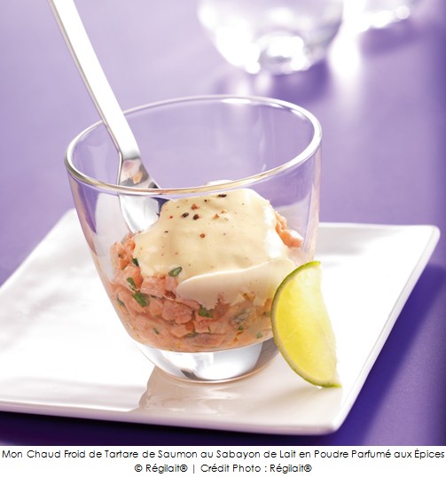 mon_chaud_froid_de_tartare_de_saumon_au_sabayon_de_lait_en_poudre_parfume_aux_epices_