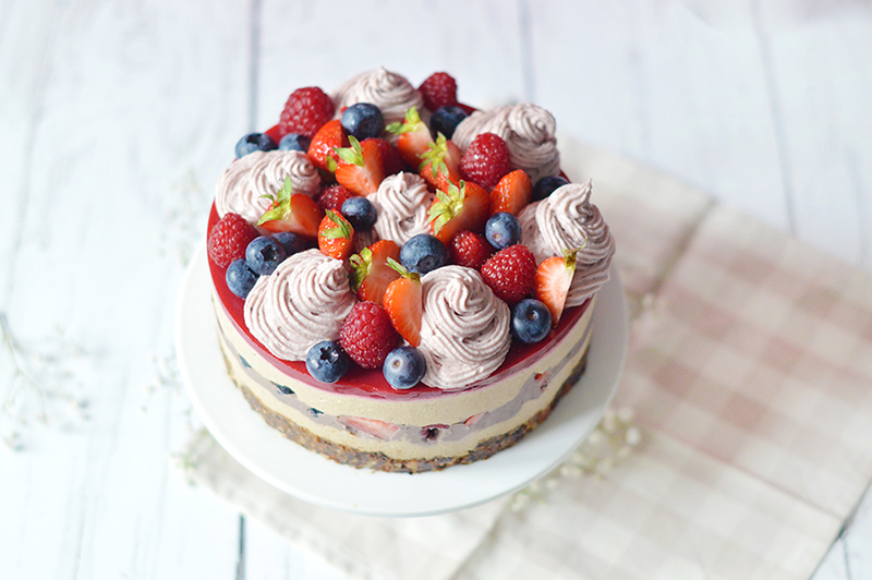 Cheesecake Aux Pruneaux D Agen Et Fruits Rouges A Vos Assiettes Recettes De Cuisine Illustrees