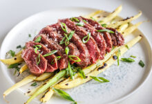 Rumsteak de bœuf irlandais grillé, haricots beurre à l’estragon
